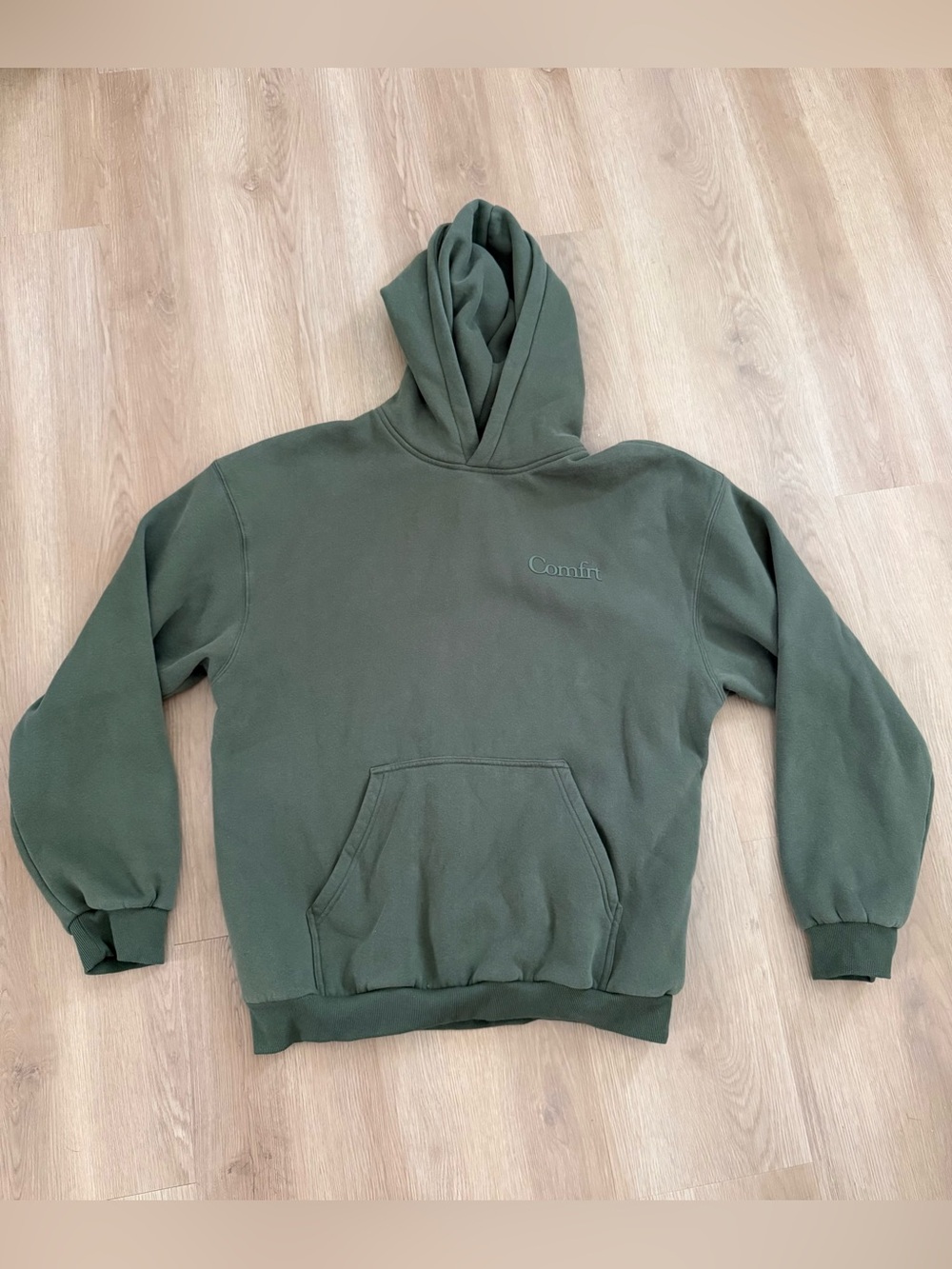 Comfrt Green signature hoodie size XL